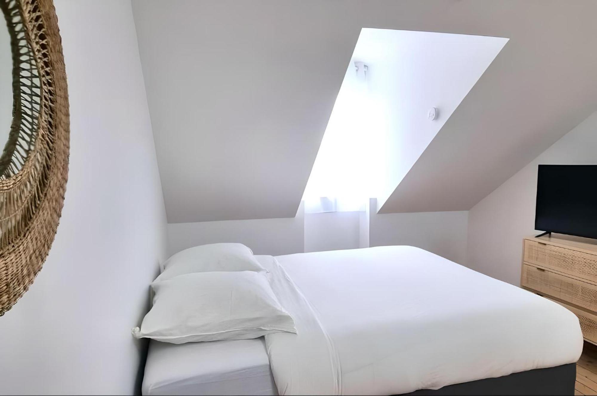 Loft Lumineux Tres Spacieux - Parking Gratuit Chateauroux Exterior photo